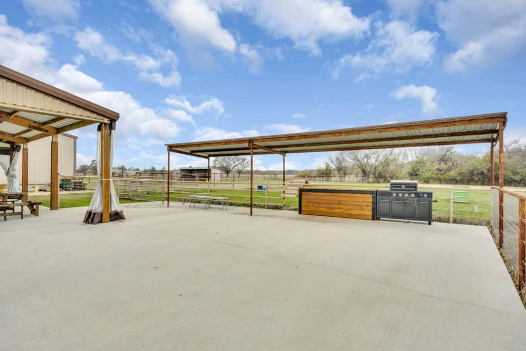 Image of outdoor grill area at Waggin' Tail RV Resort