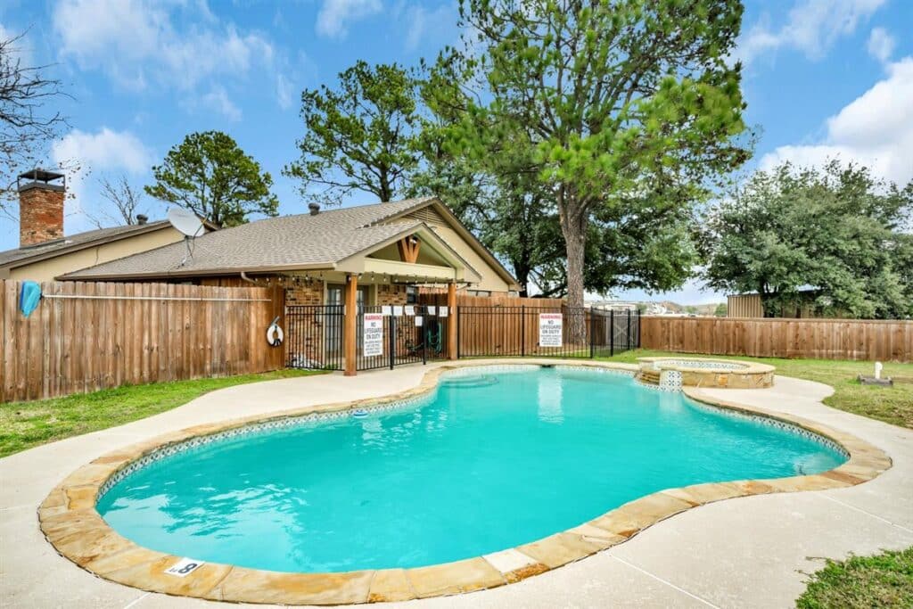 Image of the pool at Waggin' Tail RV Resort